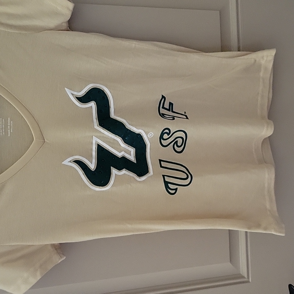 Small USF Bulls shirt
